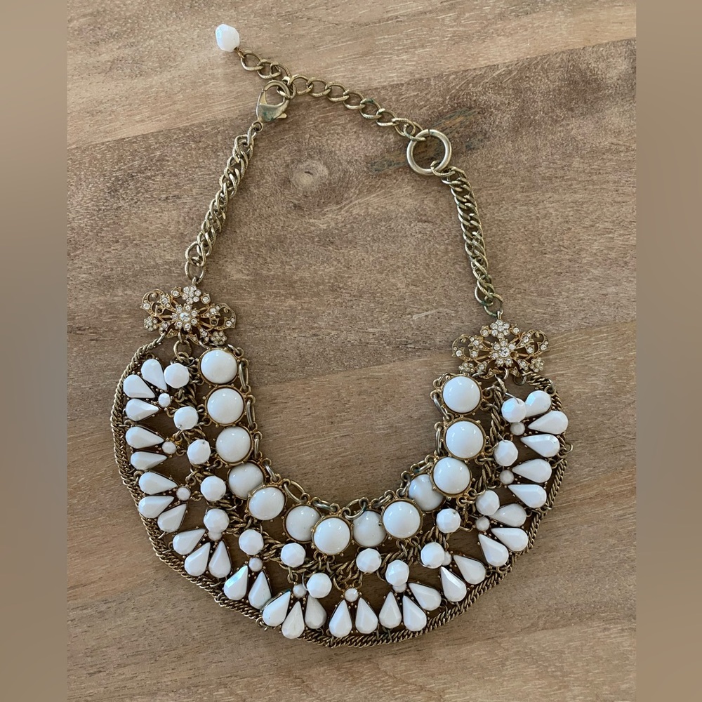 White stone collar necklace